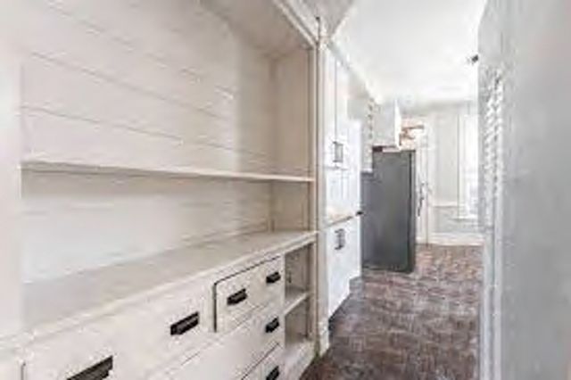 843 N Francisco Avenue, Chicago, IL 60622