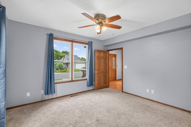 543 5th Avenue SW, Cambridge, MN 55008