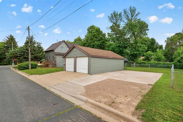 543 5th Avenue SW, Cambridge, MN 55008