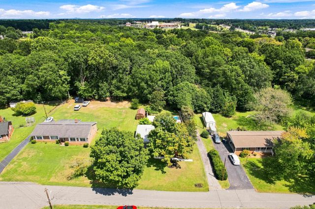 147 Loche Adele Drive, Spartanburg, SC 29307