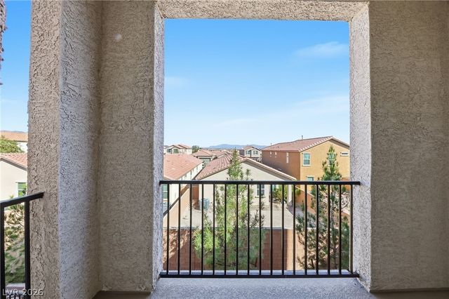 8038 Roughcut Avenue, Las Vegas, NV 89113