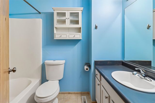 4875 Ashley Park Drive, West Des Moines, IA 50265