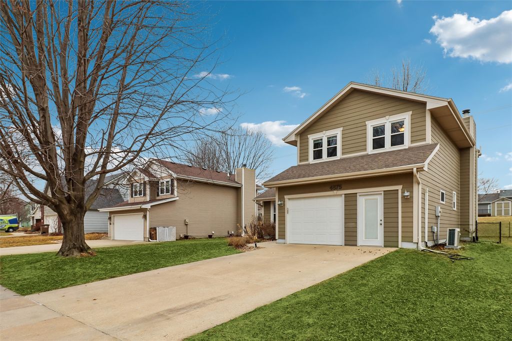 4875 Ashley Park Drive, West Des Moines, IA 50265