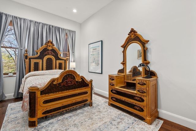 101 Summit Ave D, Brookline, MA 02446