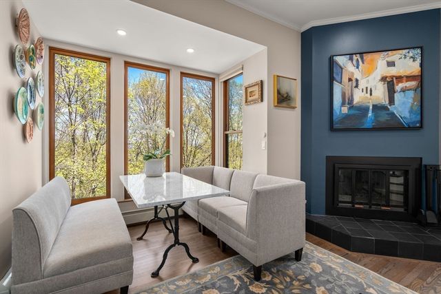 101 Summit Ave D, Brookline, MA 02446