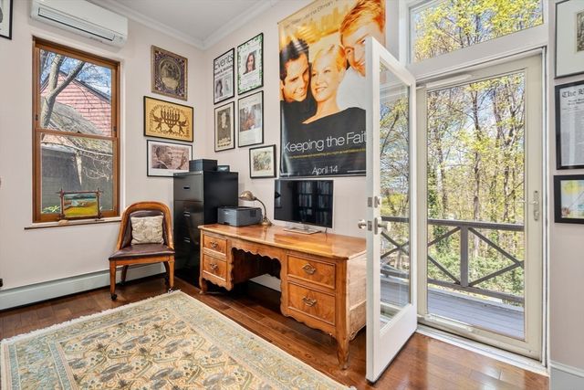 101 Summit Ave D, Brookline, MA 02446