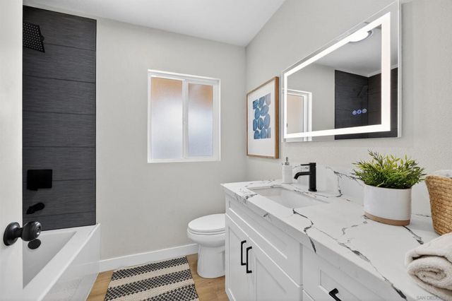 327 Sunswept Street, San Diego, CA 92114