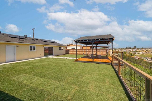 327 Sunswept Street, San Diego, CA 92114