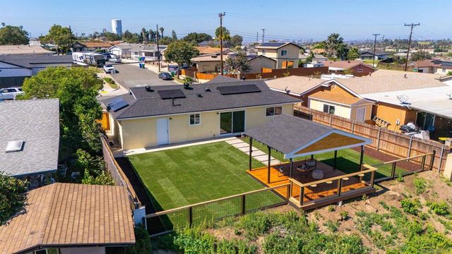 327 Sunswept Street, San Diego, CA 92114