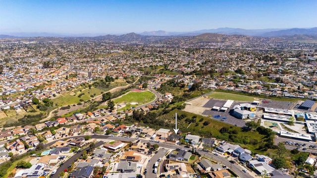 327 Sunswept Street, San Diego, CA 92114