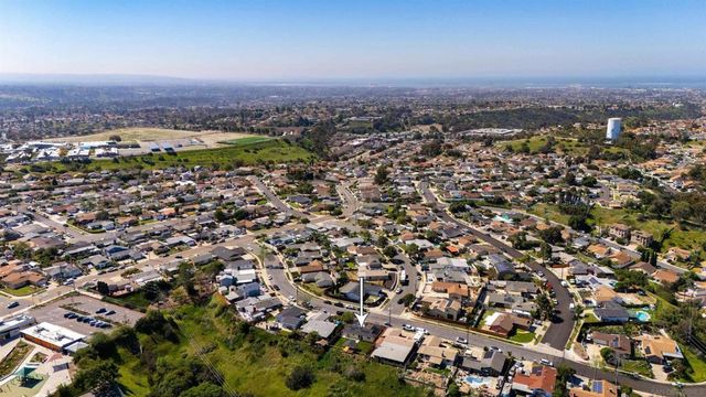 327 Sunswept Street, San Diego, CA 92114