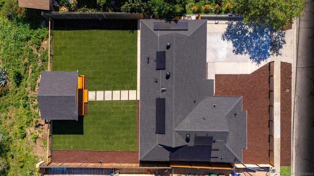 327 Sunswept Street, San Diego, CA 92114