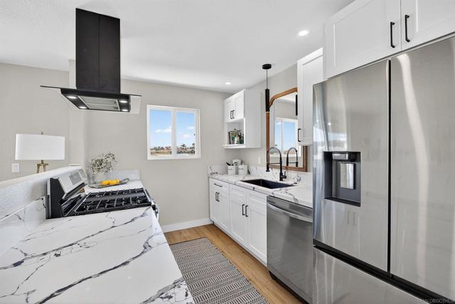 327 Sunswept Street, San Diego, CA 92114