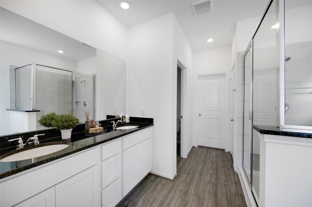 207 Rustic Alder Drive, Crosby, TX 77532