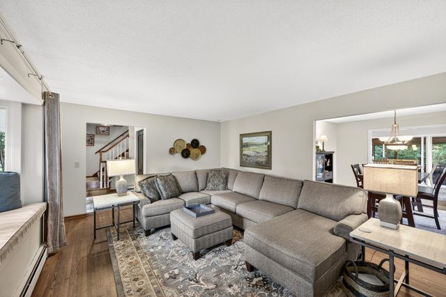 5512 Hillside Court, Edina, MN 55439