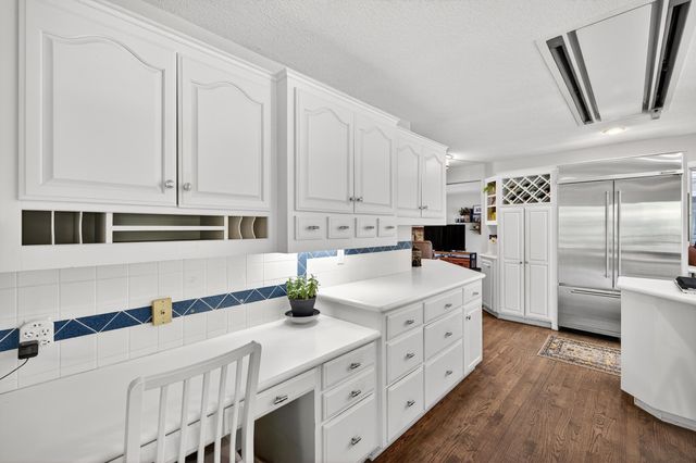 5512 Hillside Court, Edina, MN 55439