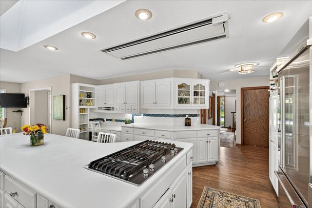 5512 Hillside Court, Edina, MN 55439