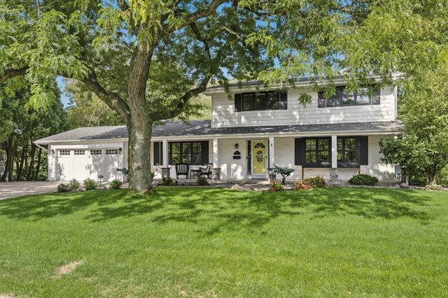 5512 Hillside Court, Edina, MN 55439