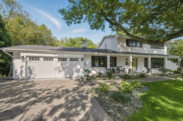 5512 Hillside Court, Edina, MN 55439