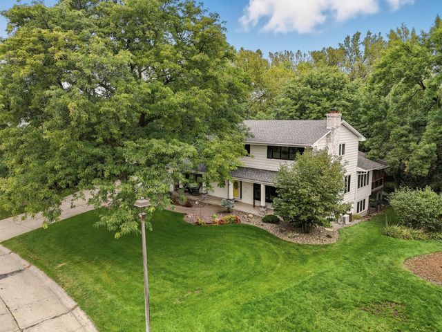 5512 Hillside Court, Edina, MN 55439