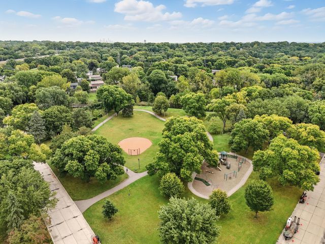 5512 Hillside Court, Edina, MN 55439