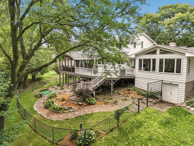 5512 Hillside Court, Edina, MN 55439