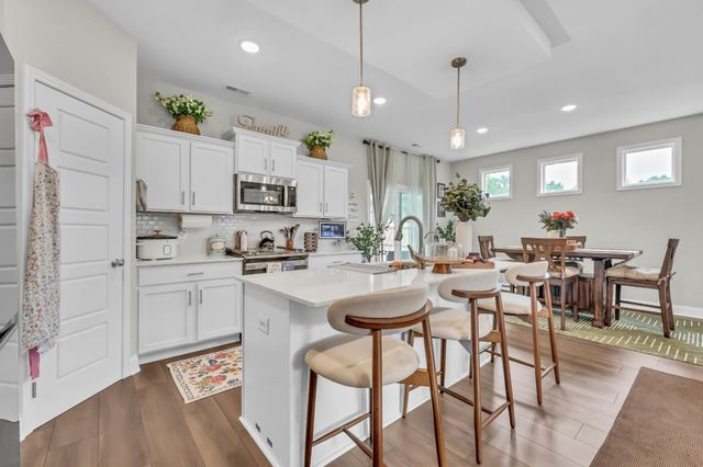 468 Herman Dr, Clarksville, TN 37042