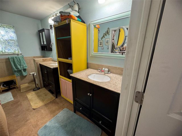 107 Harbour Town Lane, Conroe, TX 77356