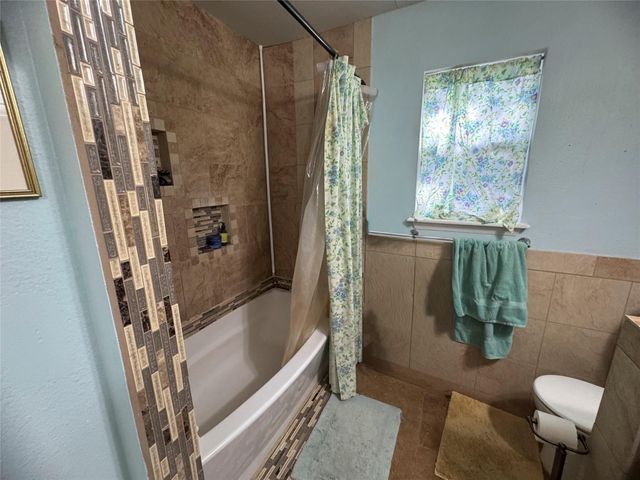 107 Harbour Town Lane, Conroe, TX 77356