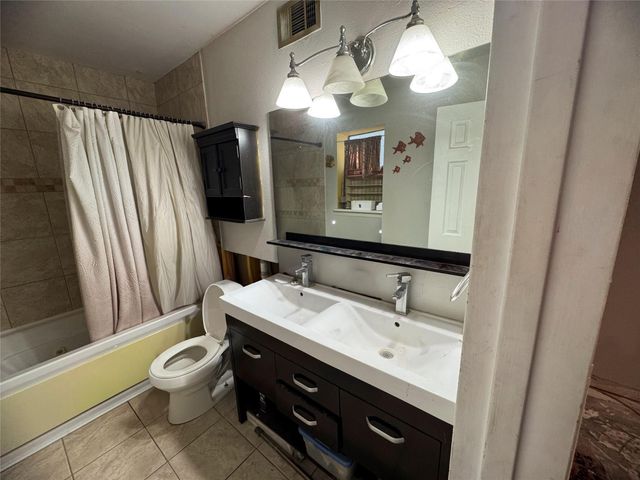 107 Harbour Town Lane, Conroe, TX 77356