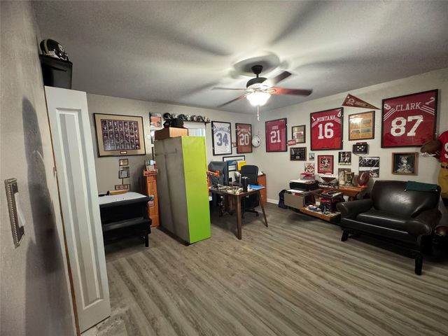 107 Harbour Town Lane, Conroe, TX 77356