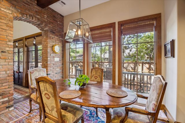 8810 Echo Valley Drive, Spring Valley Village, TX 77055