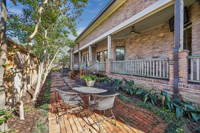 8810 Echo Valley Drive, Spring Valley Village, TX 77055