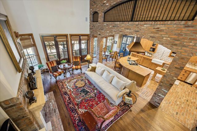 8810 Echo Valley Drive, Spring Valley Village, TX 77055