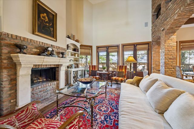 8810 Echo Valley Drive, Spring Valley Village, TX 77055