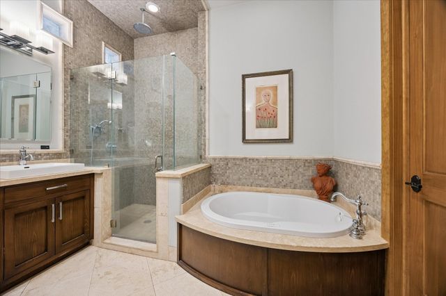 8810 Echo Valley Drive, Spring Valley Village, TX 77055