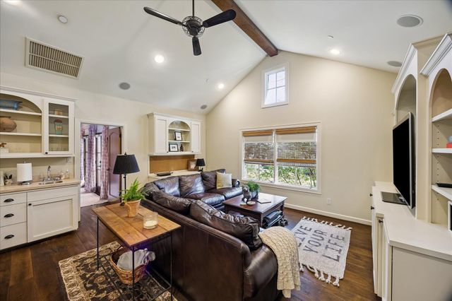 8810 Echo Valley Drive, Spring Valley Village, TX 77055