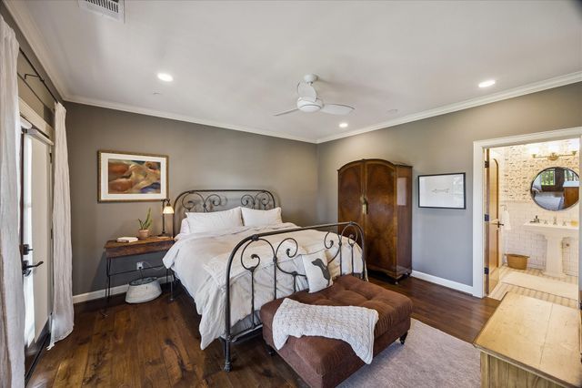 8810 Echo Valley Drive, Spring Valley Village, TX 77055