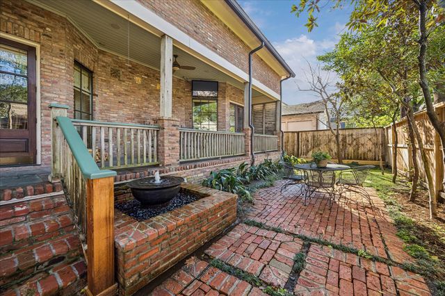 8810 Echo Valley Drive, Spring Valley Village, TX 77055