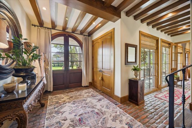 8810 Echo Valley Drive, Spring Valley Village, TX 77055