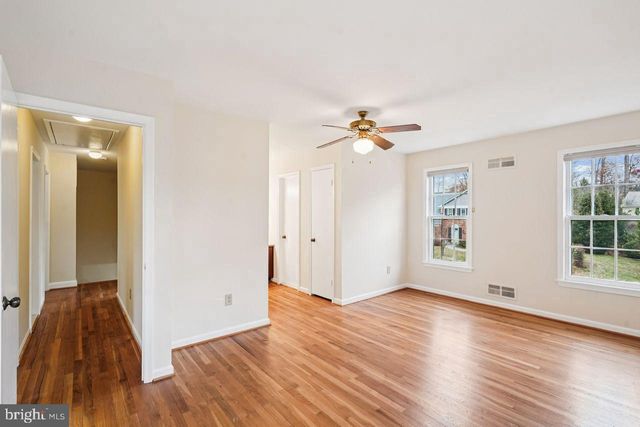 8020 LAKENHEATH, Potomac, MD 20854
