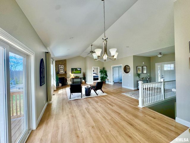 107 SAMUEL Court, Washington, IL 61571