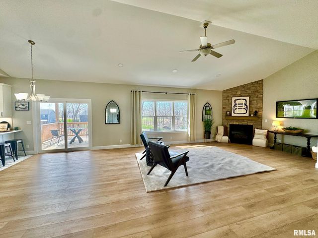 107 SAMUEL Court, Washington, IL 61571