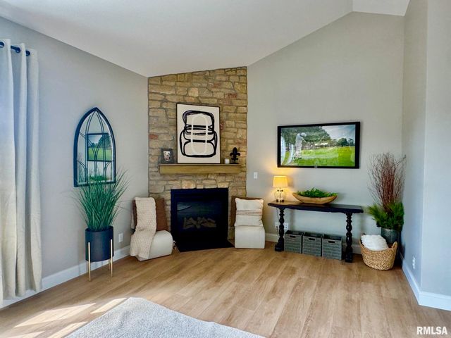 107 SAMUEL Court, Washington, IL 61571