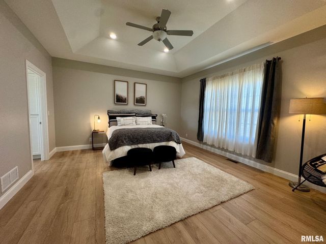 107 SAMUEL Court, Washington, IL 61571