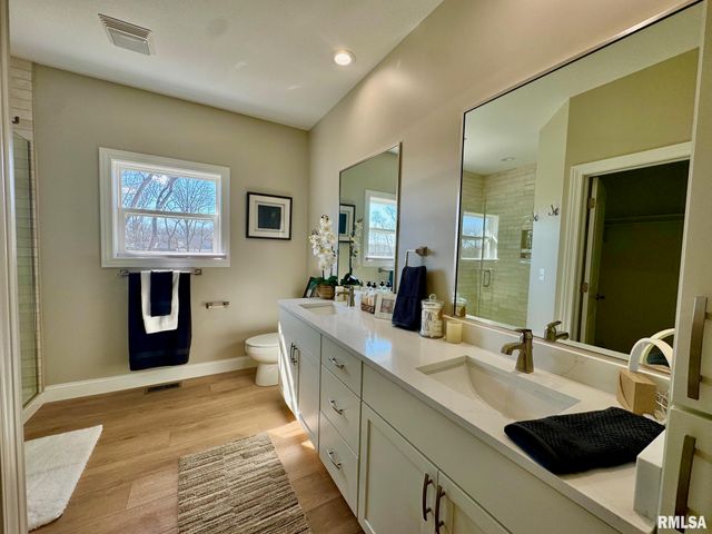 107 SAMUEL Court, Washington, IL 61571