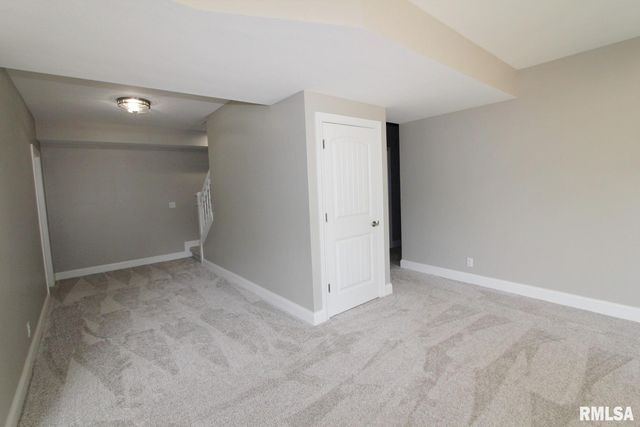 107 SAMUEL Court, Washington, IL 61571