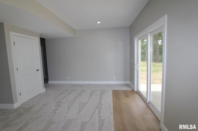 107 SAMUEL Court, Washington, IL 61571