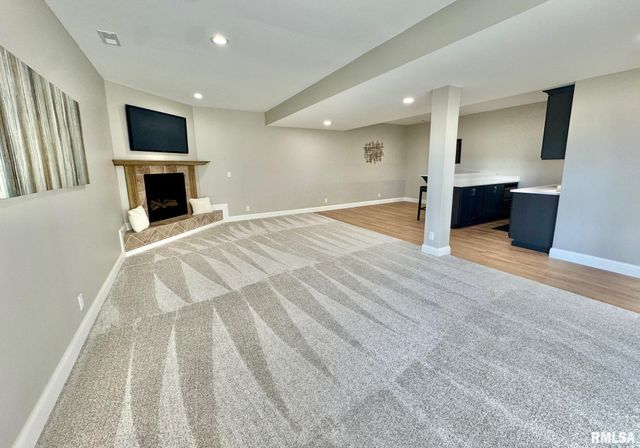 107 SAMUEL Court, Washington, IL 61571