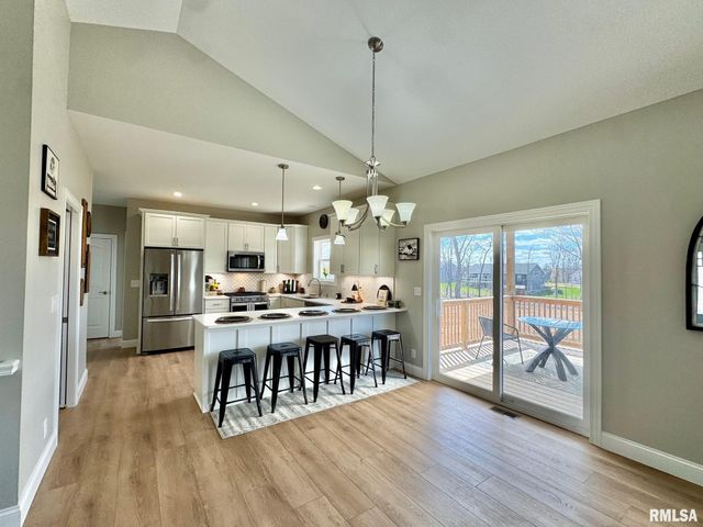 107 SAMUEL Court, Washington, IL 61571